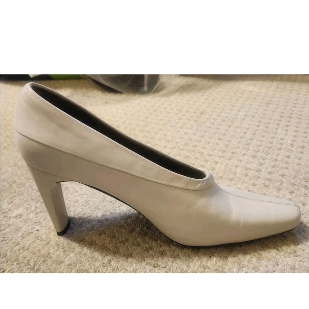 Vintage Mint Circa Early 90s BELLINI Ivory Leather Sculpted Heel Pumps sz.9/39 - Picture 6 of 10